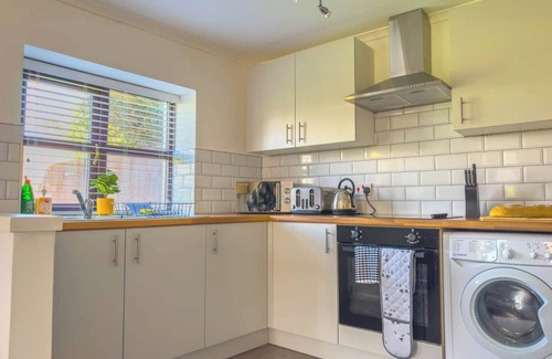 Kewstoke House | Gardeners Rest Cottage(Snug, Dog Friendly, Country Cottage)