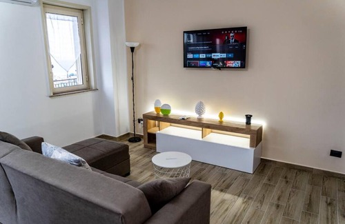 Mili San Pietro Apartment | Gardenie Home: delizioso villino vista mare