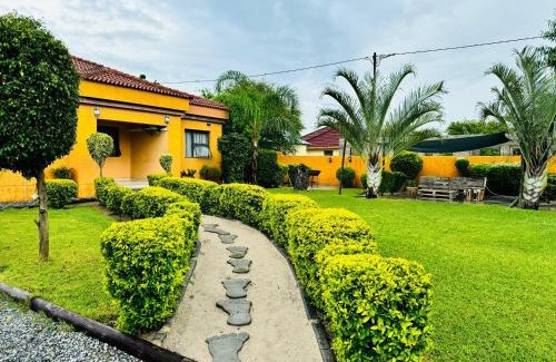 Maun House | GardenView Holiday Home