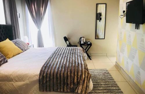 Maun House | GardenView Holiday Home