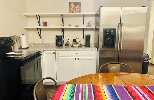 Mesilla Park House | Gardner Casita - Central Location