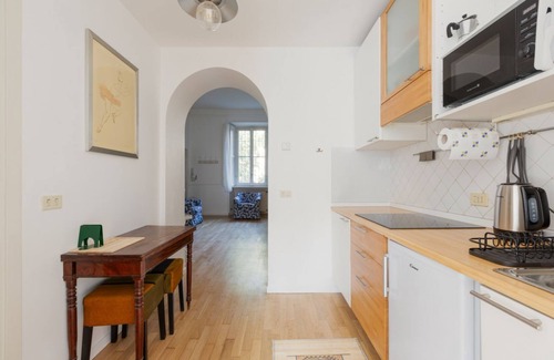 Zona Farini Apartment | Garibaldi & Isola District Functional Apartment
