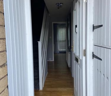 Mosborough House | Garland way 2 bed house Sheffield free parking 5 min from m1