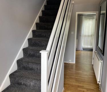 Mosborough House | Garland way 2 bed house Sheffield free parking 5 min from m1