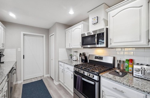 Garland House | Garlands Hidden Gem, 4 Bedrooms, Hot Tub, Patio