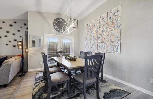 Garland House | Garlands Hidden Gem 4 Bedrooms Hot Tub Patio