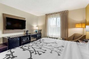Clarksville Hotel | Garner Hotel Clarksville Northeast by IHG