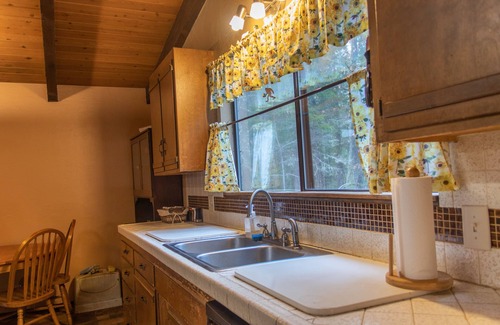 Cave Junction House | Garner House: Secluded woodland home; spacious & comfortable, in natural setting