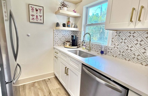 Tallahassee House | Garnet and Glam 1.2 miles from FSU Stadium 4-bedroom 2 bath house
