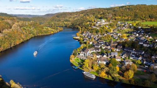 Einruhr Hotel | Garni Hotel im Fachwerkhof