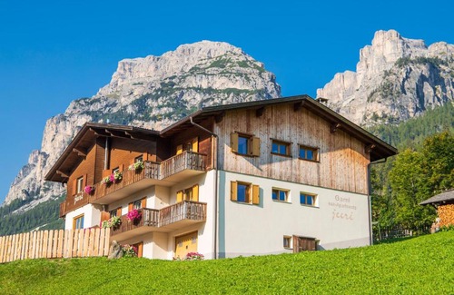 La Villa Bed & Breakfast | Garni Juri