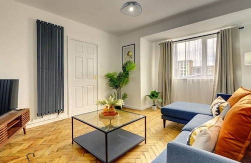 Stonnall Villa | Garrets Green House Perfect 2BR House with Parking & Garden close to Airport and NEC eco-Short Term Let by SILVA