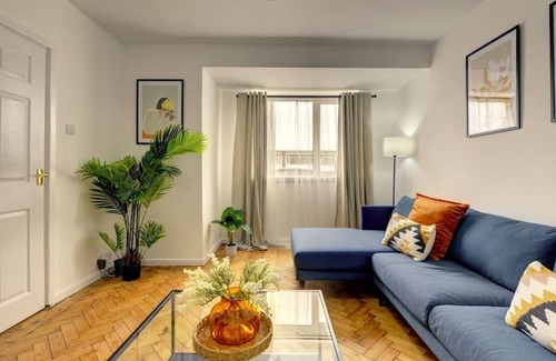 Stonnall Villa | Garrets Green House Perfect 2BR House with Parking & Garden close to Airport and NEC eco-Short Term Let by SILVA