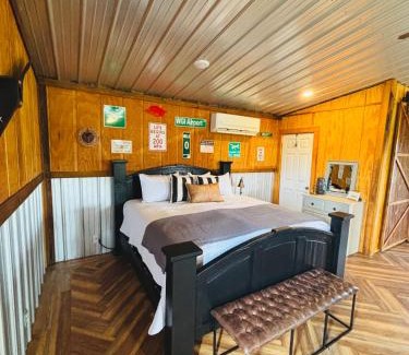 Alleene House | Garrison Airport Guest-suite