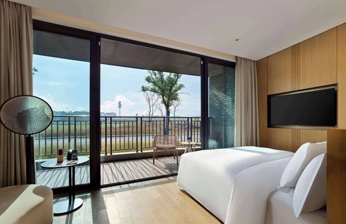Wuxing Hotel | Garrya Huzhou Lucun