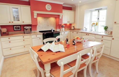 Sedbergh House | GARSDALE FOOT, pet friendly, character holiday cottage in Sedbergh