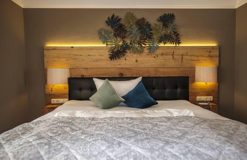 Burghausen Hotel | Garten Hotel Salzach Garni