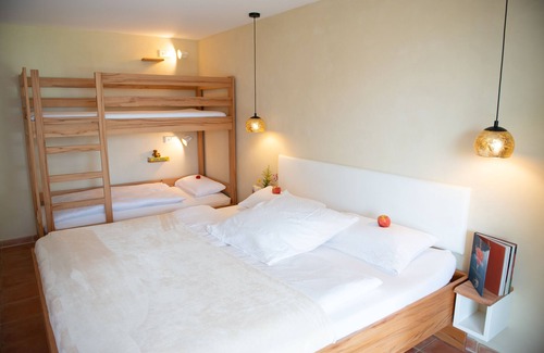 Huenfeld Bed & Breakfast | Gartenappartement in der Finca/Spanische Rhön