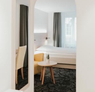 Lenzburg Apartment | Gartenhaus by Ochsen Lenzburg