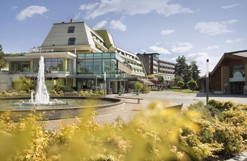 Loipersdorf bei Fuerstenfeld House | Gartenzimmer - 1 Nacht Inkl. Therme - Thermenhotel Vier Jahreszeiten