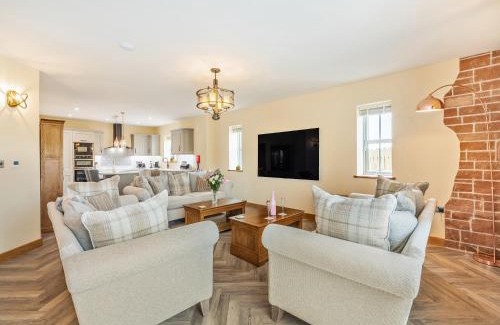 Wing House | Garth House - Peel Castle