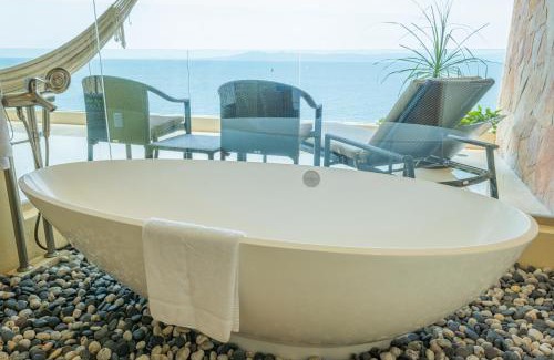 South Shore Hotel Area Apartment | Garza Blanca Condo