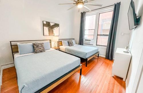 Gaslamp Quarter Hotel | Gaslamp 2bdrm - W Parking & 5 Beds #303