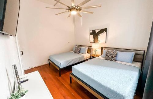 Gaslamp Quarter Hotel | Gaslamp 2bdrm - W Parking & 5 Beds #303