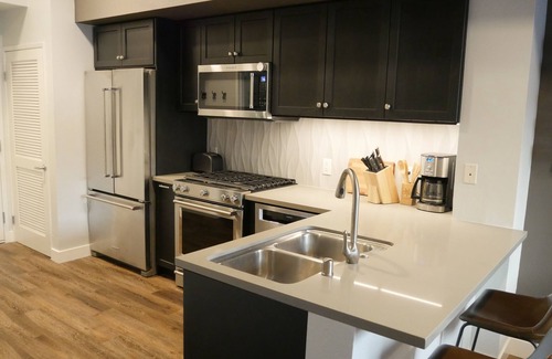 Pacific Terrace Condo | Gaslamp Condo Downtown, Free Parking, Pets stay free