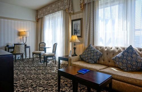 Gaslamp Quarter Hotel | Gaslamp Plaza Suites