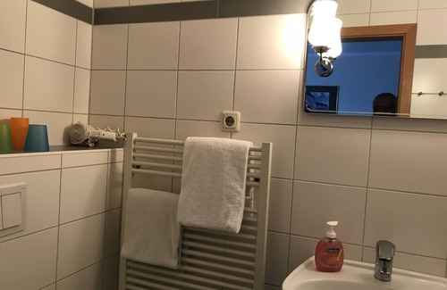 Glowe House | Gasthaus & Pension Zur Schaabe