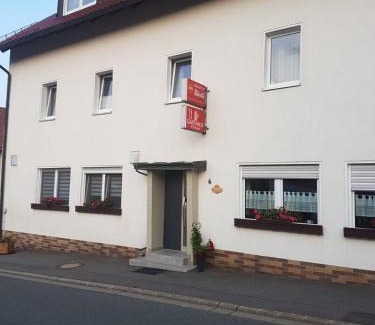 Kirchendemenreuth Apartment | Gasthaus Riebel