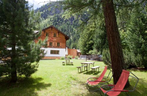 Bever Hotel | Gasthaus Spinas