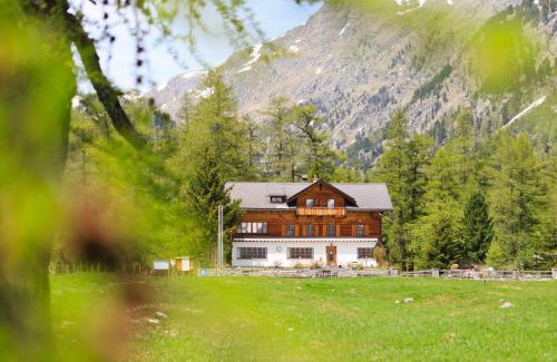 Bever Hotel | Gasthaus Spinas