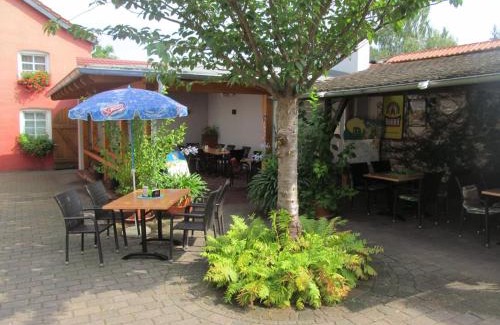 Steutz House | Gasthaus und Pension Zum Biber