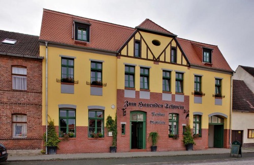 Oranienbaum-Worlitz House | Gasthaus und Pension "Zum Hauenden Schwein"