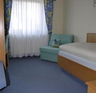 Gochscheim Hotel | Gasthaus "Zur Krone"