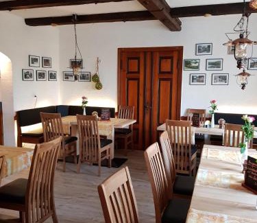 Altfriesack Hotel | Gasthof Alte Fischerhütte