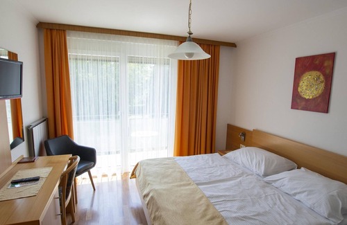 Fuerstenfeld House | Gasthof Fasch Fürstenfeld - Doppelzimmer mit Dusche, WC