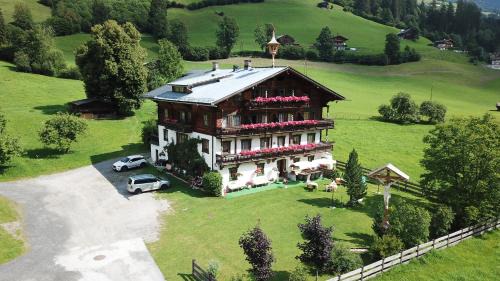 Wald im Pinzgau Bed & Breakfast | Gasthof Finkenhof