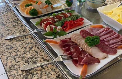 Mesekenhagen Bed & Breakfast | Gasthof Holtz