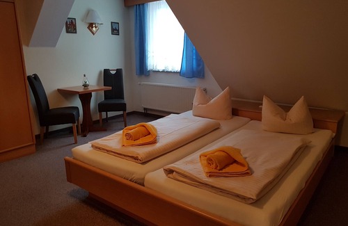 Lohsa House | Gasthof & Pension Zur Friedenseiche