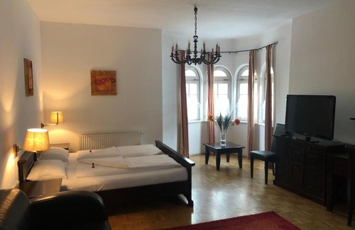 Ehrenhausen House | Gasthof zum Goldenen Löwen