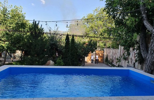 Garni House | Gata House