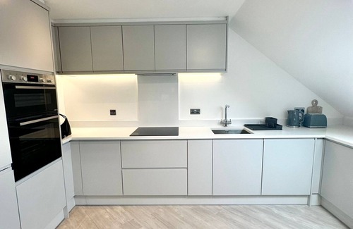 Sefton Park Apartment | Gated 2 Bedroomed Apt By Hospital