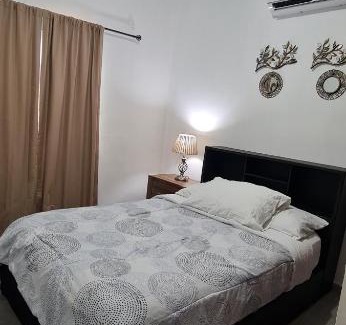 Oriente House | GATED AND VERY SECURED WHITE HOUSE 6 MINS FROM THE BEACH