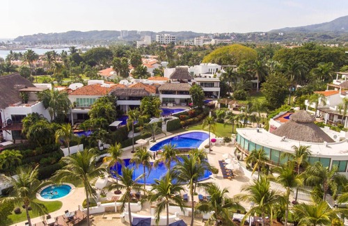 La Puntilla House | Gated Community with gardens, beach. Your own pool. Healyh Club on -site.
