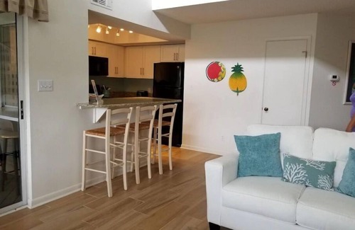 Miramar Beach Cottage | Gated community, Overlooking Tennis Courts, Close to Pool and beach