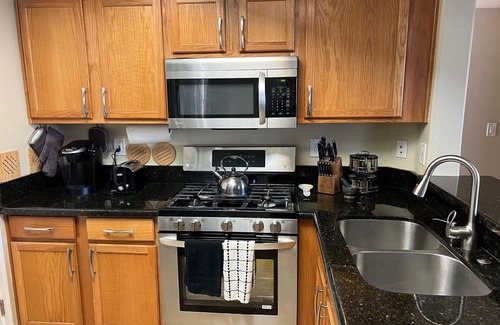 Villa De Paz Condo | Gated Condo; pool, hot tub, gym, 2 bedrooms, 2 bath, 5 min to Cardinals Stadium