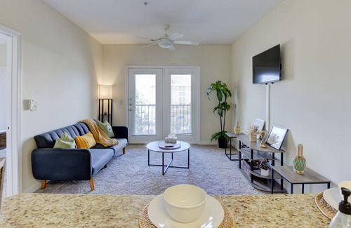 New Pathways House | Gated Cozy & Rustic in MED District w/Terrance